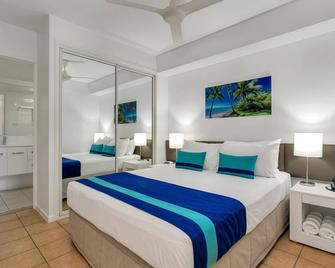 Port Douglas Apartments - Port Douglas - Bedroom