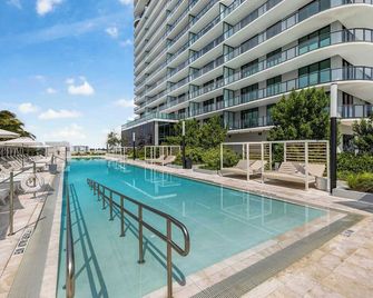 Luxury Miami Beach Condo At 72 Park - Bãi biển Miami - Bể bơi