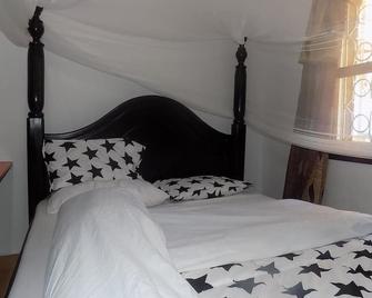 Livani Beach Motel - Entebbe - Habitación