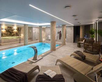 Palangos Vetra - פאלנגה - בריכה