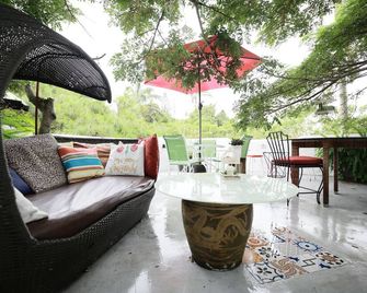 La Bella Boutique Hotel - Tagaytay - Patio