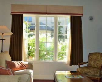 Vineyard Country Inn - Saint Helena - Wohnzimmer