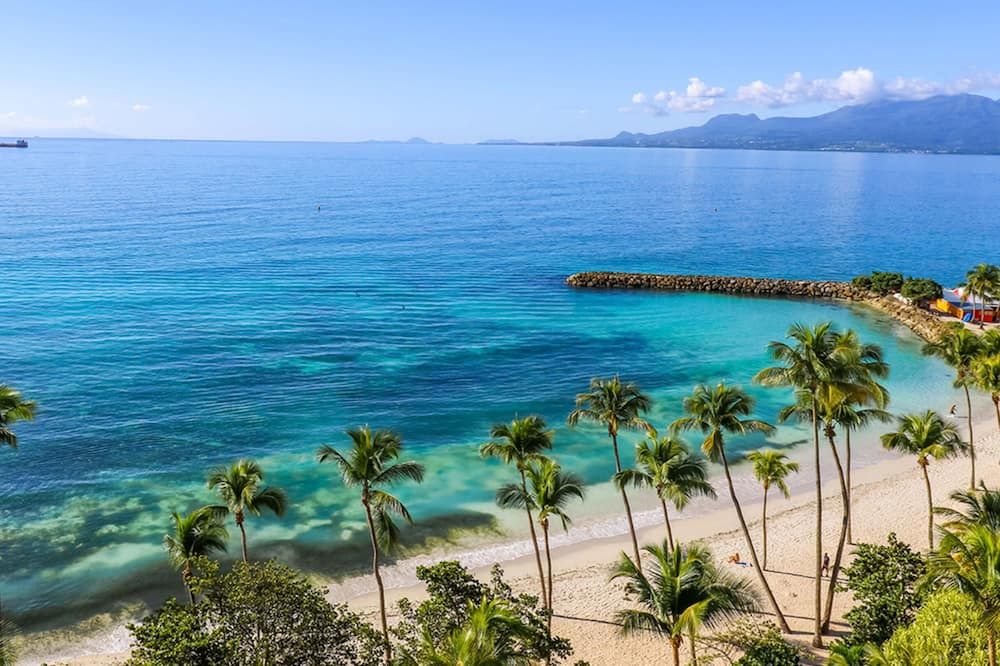 Hotel Arawak Beach Resort - לה גוסייה - חוף