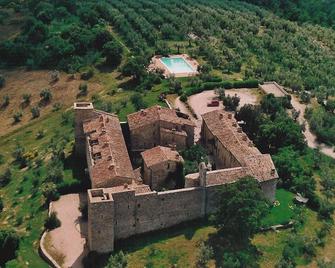 Charming Apartment In The Medieval Village Montelagello With Garden And Pool - Marsciano - Vista esterna