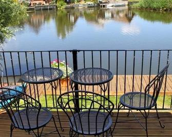 River Lark Lodge - Ely - Balcony