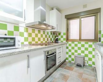 Rentitspain Trm 10, Sea & Golf In Playa Granada - Motril - Kitchen