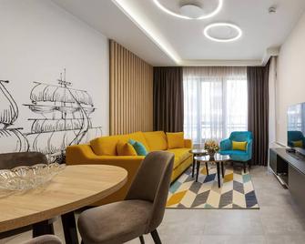 Inter Holiday Apartments - Pomorie - Pokój dzienny