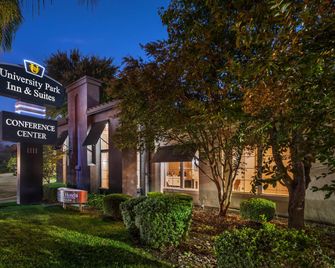 University Park Inn & Suites, an Ascend Collection Hotel - Davis - Building