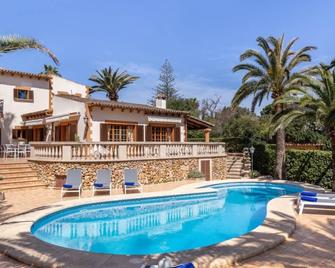 Embat de Mar by Interhome - Son Servera - Pool