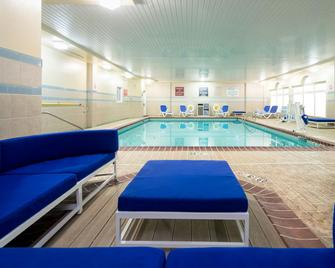 Four Points by Sheraton Louisville Airport - Louisville - Piscina
