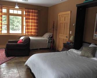 Sugarloaf Mountain Serene Studio - Stratton - Bedroom