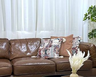 3br Perth Hideaway, Central - Melville - Sala de estar