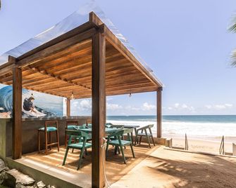 Bk Beach Boutique Hotel - Hikkaduwa - Hikkaduwa - Parveke