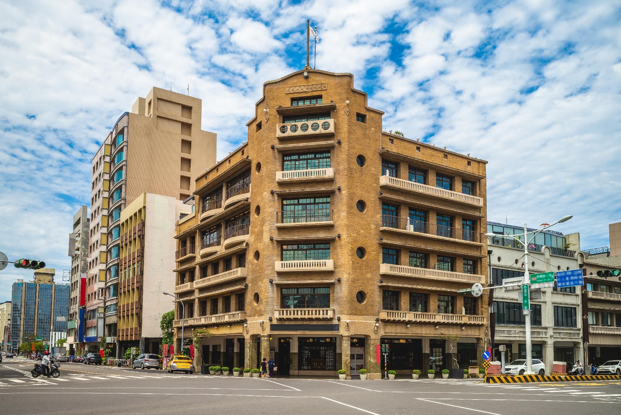 تو ميترز لين تو هول