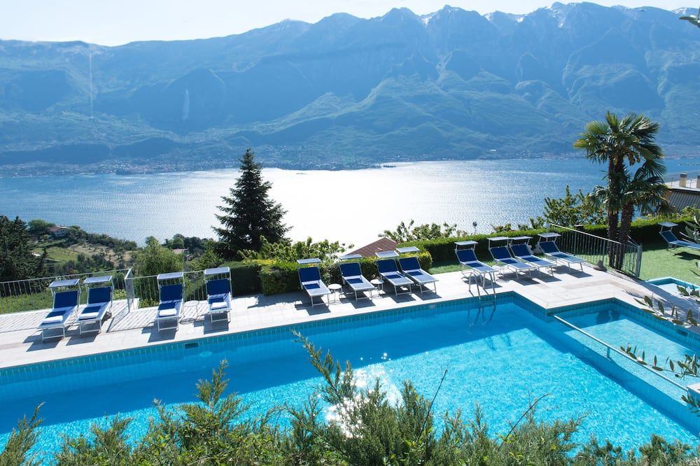 فيلاج هوتل لوتشيا