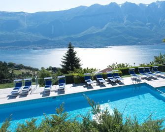 Village Hotel Lucia - Tremosine - Piscina
