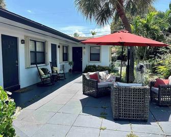 Studio in Pompano Beach two blocks from the Ocean - Pompano Beach - Patio