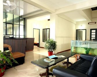 Misty Hills Resort - Kalpetta - ردهة