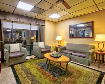 Days Inn by Wyndham Batesville - Batesville - Sala de estar