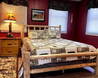 Ryder's Lodge - Old Forge - Bedroom