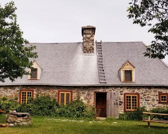 Auberge LE P'Tit Bonheur - Saint-Jean-de-l'île-d'Orléans - Edificio