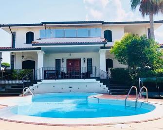 B&B Villa Nunzia - Ercolano - Piscina
