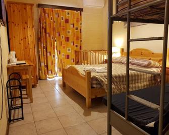 Grotto's Paradise B&B - Għarb - Habitación