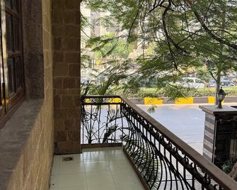 Hotel Beach Garden - Mumbai - Balkon