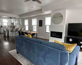 Secret Escape - 20 min from NYC N 2 - Jersey City - Living room