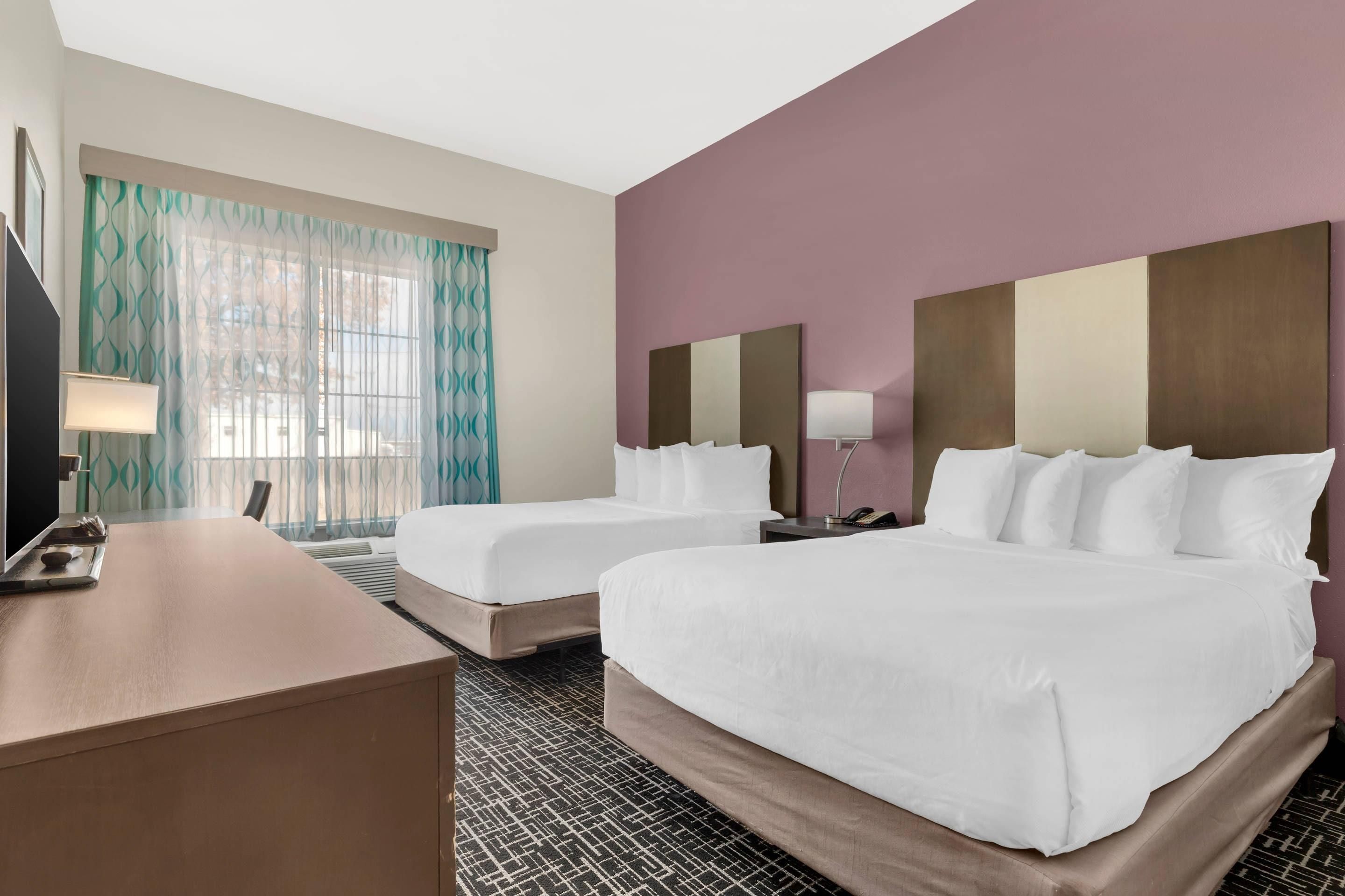 Comfort Inn & Suites - Claremore - Schlafzimmer