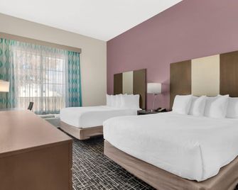 Comfort Inn & Suites - Claremore - Schlafzimmer