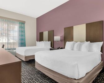 Comfort Inn & Suites - Claremore - Schlafzimmer