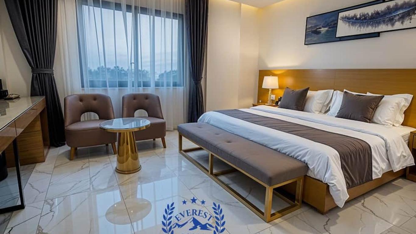 Hotel Everest Rdc