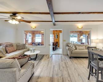 Lakefront Cabin with Panoramic Water View and Access - Sunapee - Living room