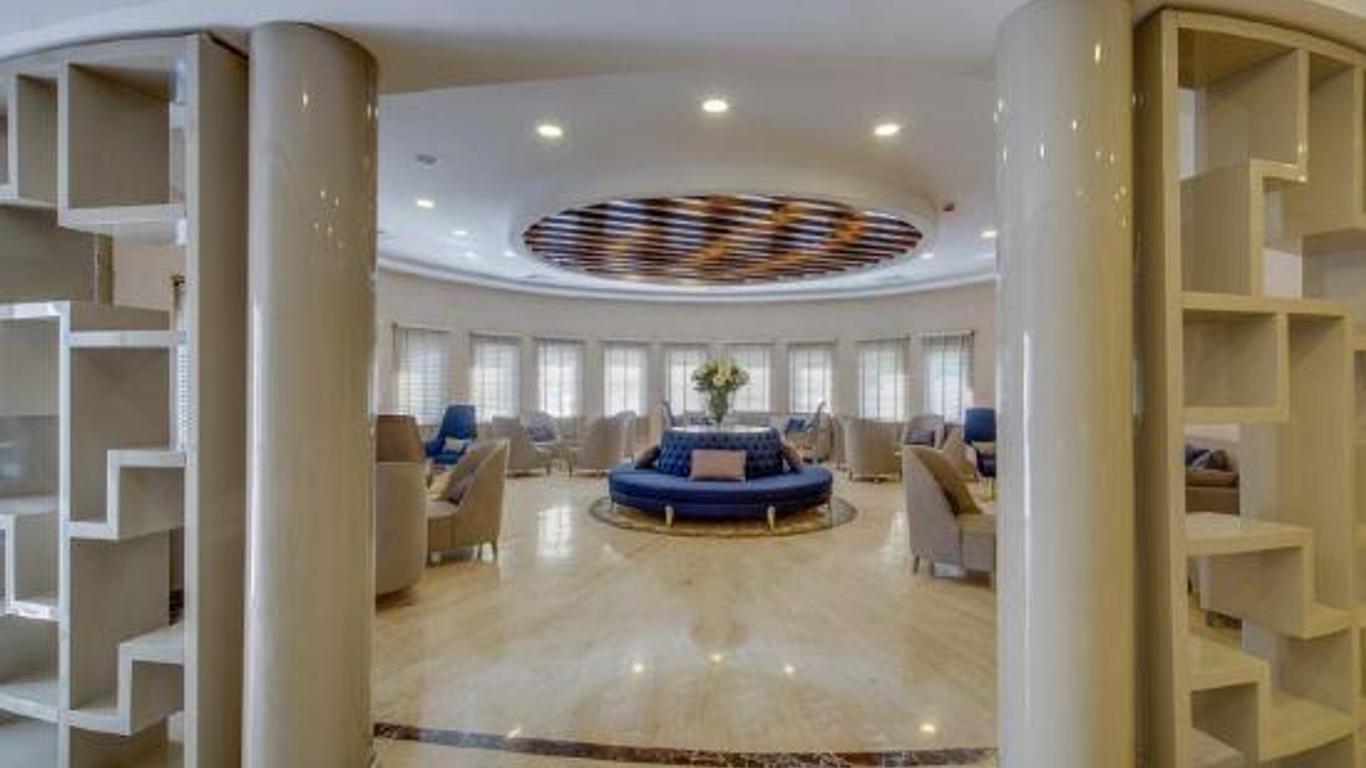 Golden Beach Resort & Spa