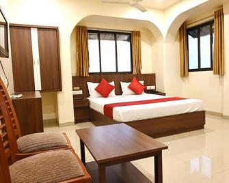 Hotel Sagar - Kalyān - Bedroom