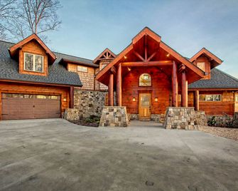 Luxury, Long Range Mountain Views Near Lake Burton & Clayton, Ga - Clayton - Building