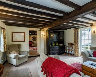Captivating 6 Bed Cottage In The Village - Newport Pagnell - Living room