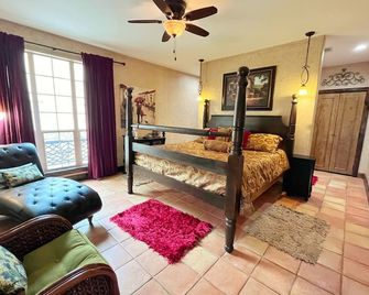 Fortunata Winery Villa #3, Tuscan-Inspired Escape - Aubrey - Bedroom