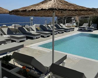 CHC Sound of the Sea - Karpathos - Piscina