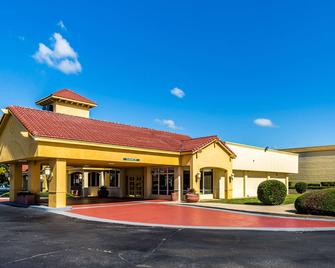 Quality Inn Clemson near University - Anderson - Gebäude