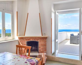 Gorgeous Home In Maria Di Castellabate - Santa Maria di Castellabate - Їдальня