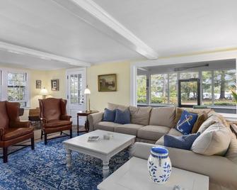 Webster Lake Waterfront Home! - Franklin - Sala de estar