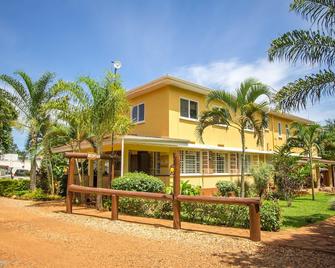 2 Friends Guest House - Jinja - Building