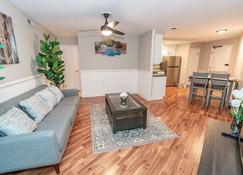 Beautiful Space all for you! - New Britain - Stue