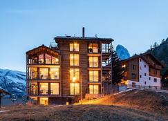 22 Summits Apartments - Zermatt - Building