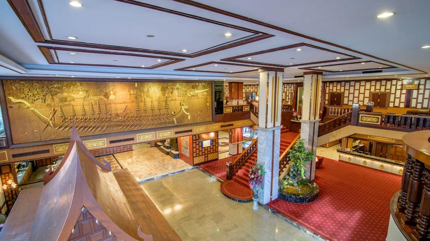 Alexander Hotel