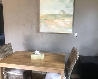 Quiet Bungalow in the Hills - Hermosa - Comedor