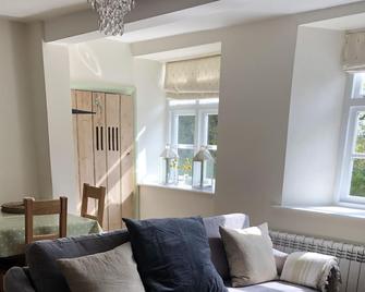 A Traditional Brick And Flint North Norfolk Cottage - Holt - Living room