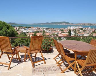 Gunebakan Taliani Hotel - Ayvalik - Balcony
